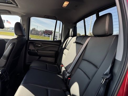 Used 2023 Honda Ridgeline RTL-E image 12