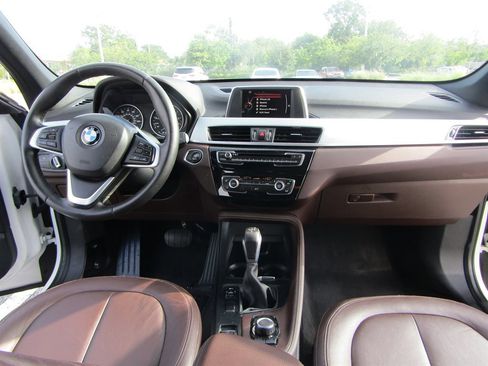 Used 2017 BMW X1 xDrive28i AWD/4WD image 10