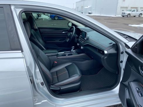 Used 2019 Nissan Altima 2.5 SR image 12