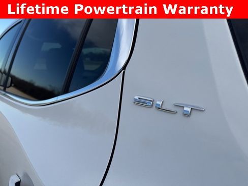 Used 2023 GMC Acadia SLT image 11