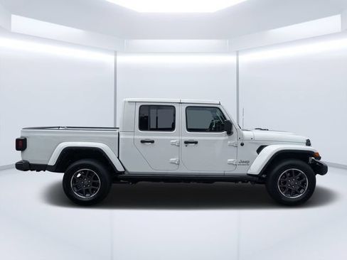 Used 2023 Jeep Gladiator Overland w/ Popular Equipment Package AWD/4WD image 2