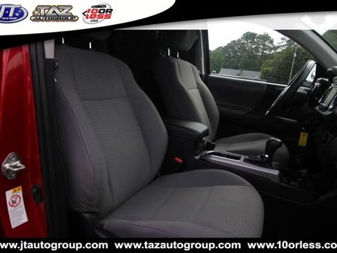 Used 2018 Toyota Tacoma SR5 RWD image 14