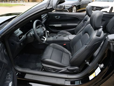 Used 2026 Ford Mustang Premium RWD image 27