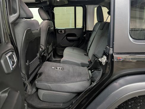 Used 2024 Jeep Wrangler Unlimited Rubicon image 7