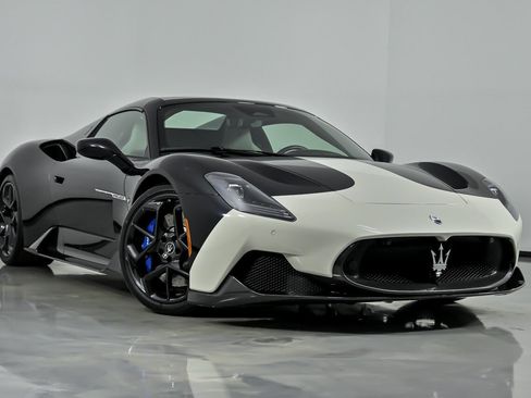 Used 2023 Maserati MC20 Spyder image 4