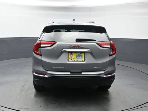 Used 2024 GMC Terrain SLT AWD/4WD image 5