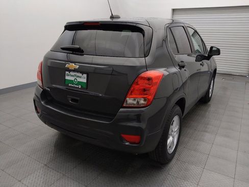 Used 2019 Chevrolet Trax LS w/ Tint and Cruise Package FWD image 7