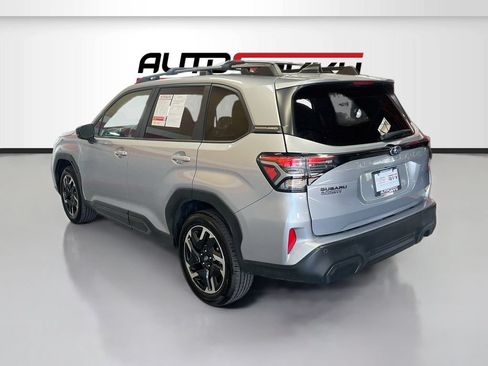 Used 2025 Subaru Forester Limited AWD/4WD image 5