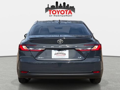 Used 2025 Toyota Camry LE w/ Convenience Package image 4