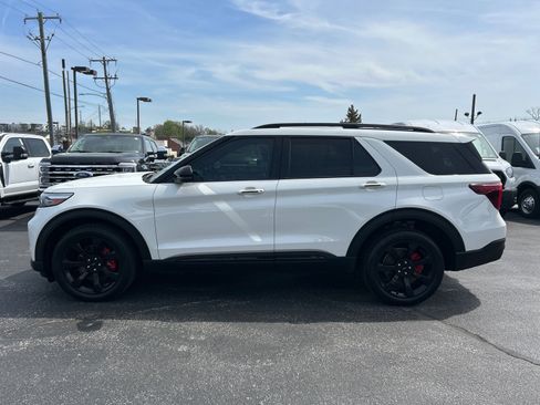 Certified 2023 Ford Explorer ST w/ Equipment Group 401A AWD/4WD image 4