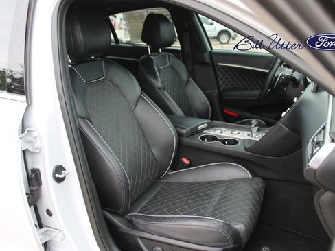 Used 2019 Genesis G70 2.0T Advanced w/ Sport Package RWD image 10