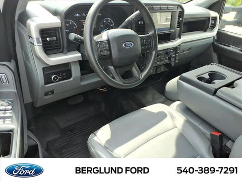 Used 2023 Ford F550 4x4 Crew Cab Super Duty image 19