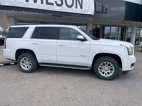 Used 2016 GMC Yukon SLT image 2