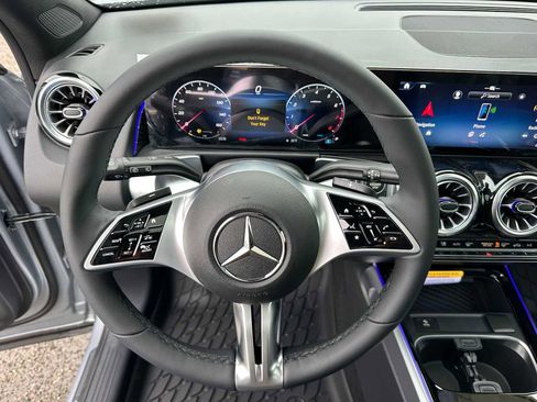 New 2026 Mercedes-Benz GLB 250 4MATIC image 23