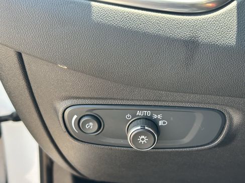 Used 2024 Chevrolet Equinox LT w/ LPO, Floor Liner Package FWD image 20