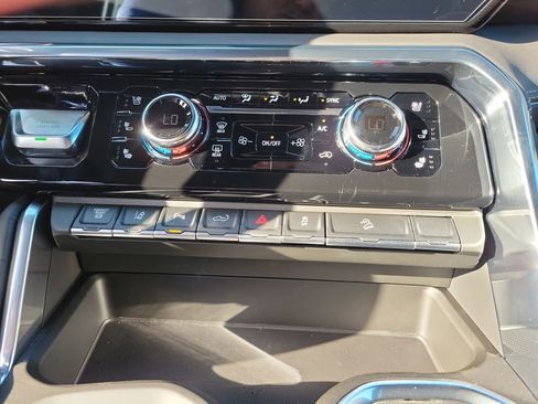 New 2026 GMC Sierra 2500 Denali Ultimate AWD/4WD image 33