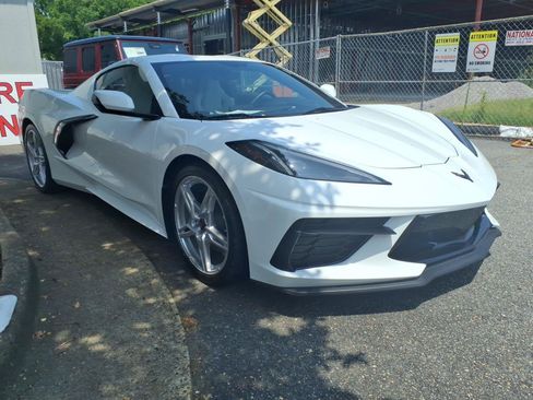 Used 2022 Chevrolet Corvette Stingray Preferred Cpe w/ Battery Protection Package RWD image 3