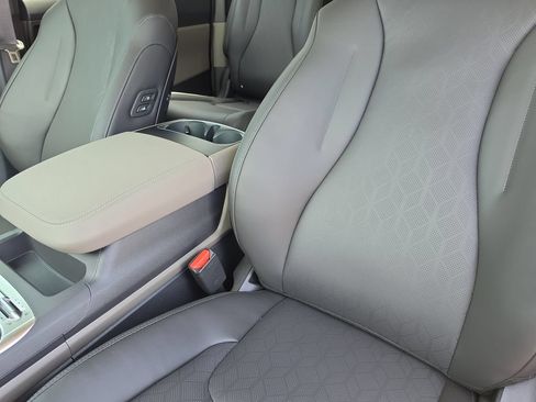 New 2026 Kia Carnival SX FWD image 22