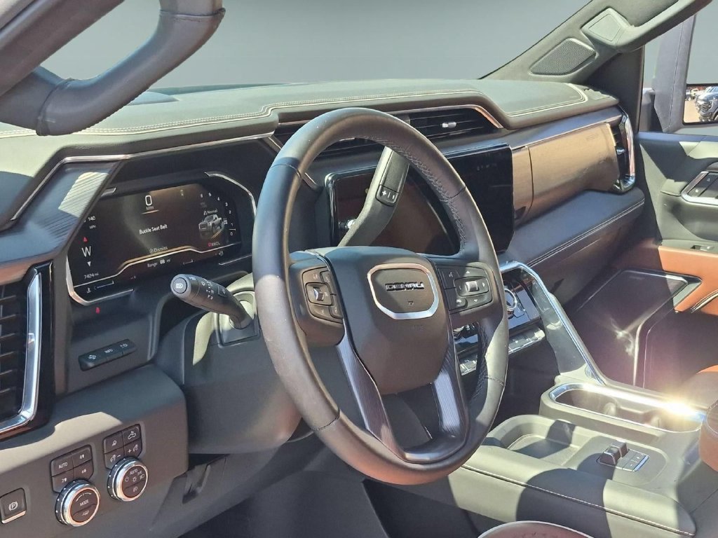 Certified 2025 GMC Sierra 3500 Denali Ultimate AWD/4WD image 8