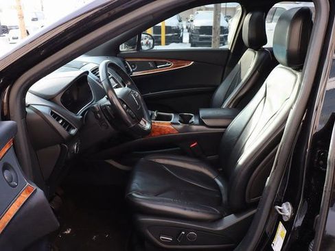 Used 2020 Lincoln Nautilus Reserve w/ Equipment Group 201A image 11