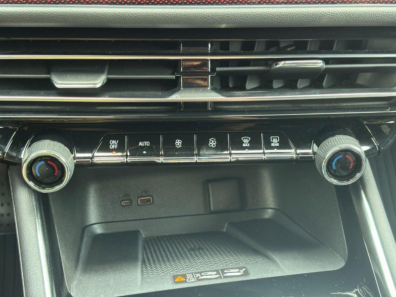 Used 2026 Chevrolet Traverse RS w/ LPO, Floor Liner Package FWD image 24