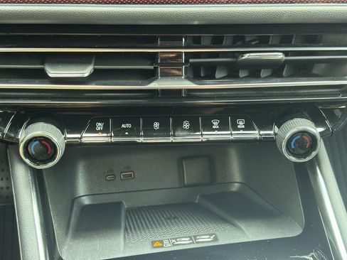 Used 2026 Chevrolet Traverse RS w/ LPO, Floor Liner Package FWD image 24