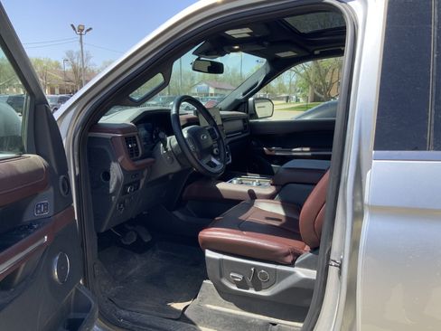 Used 2024 Ford Expedition Max Limited AWD/4WD image 6