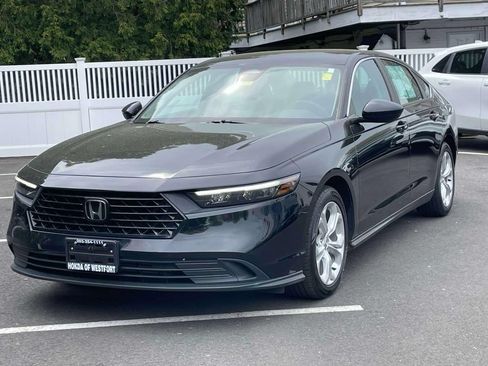 Certified 2023 Honda Accord LX image 3