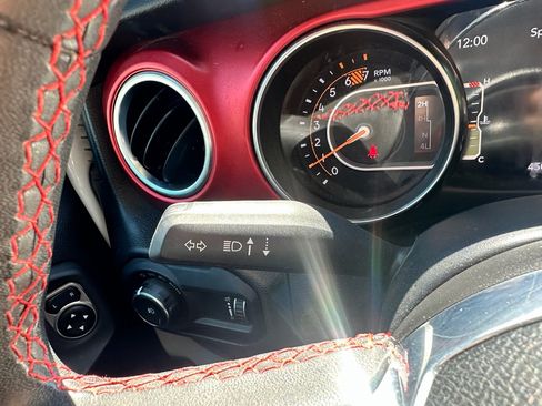 Used 2023 Jeep Wrangler Unlimited Rubicon AWD/4WD image 15
