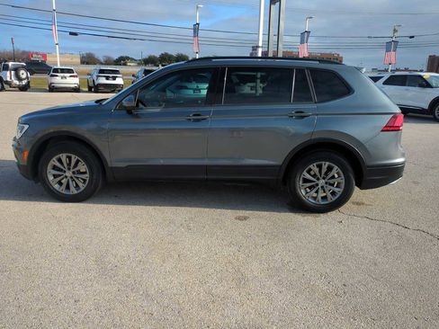 Used 2018 Volkswagen Tiguan S image 5