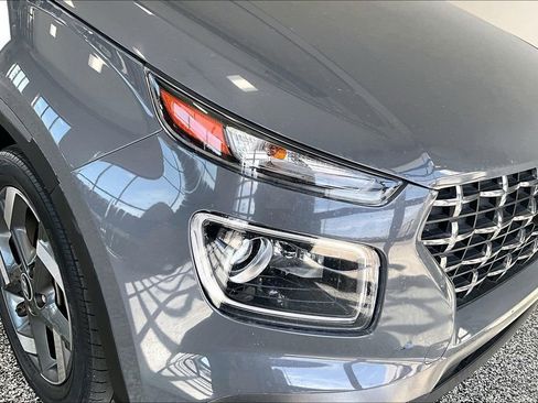 Used 2022 Hyundai Venue Limited FWD image 30