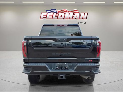 Used 2024 GMC Sierra 2500 AT4 w/ AT4 Premium Plus Package AWD/4WD image 4