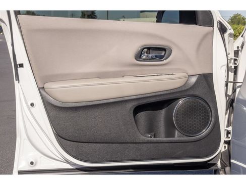 Used 2017 Honda HR-V EX image 18