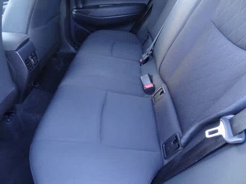 Used 2025 Toyota Corolla Cross LE image 7