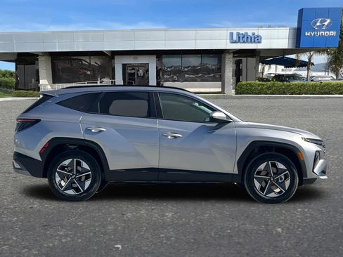 New 2025 Hyundai Tucson SEL image 8