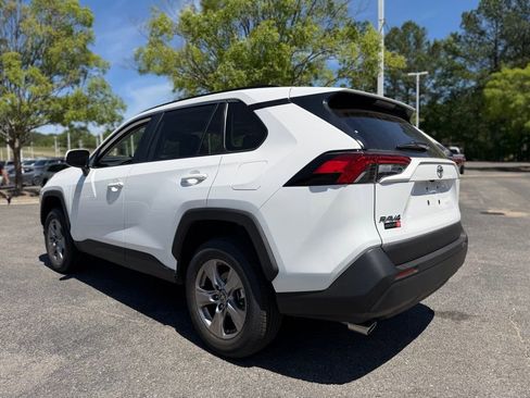 Used 2025 Toyota RAV4 XLE w/ Convenience Package image 2