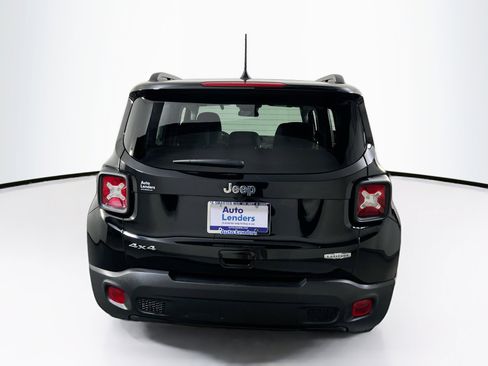 Used 2022 Jeep Renegade Latitude AWD/4WD image 6