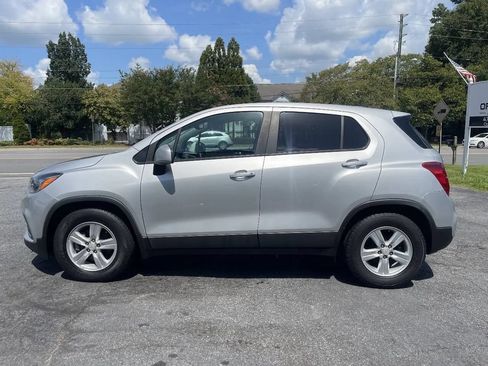 Used 2021 Chevrolet Trax LS w/ Tint and Cruise Package FWD image 5