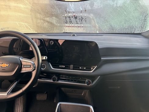 Used 2025 Chevrolet Equinox LT image 18