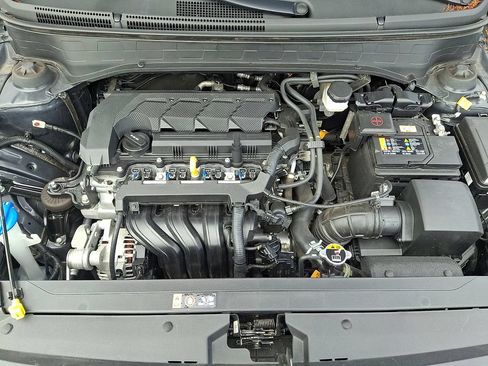 Used 2023 Hyundai Venue SEL FWD image 29