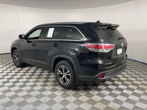 Used 2016 Toyota Highlander XLE AWD/4WD image 15