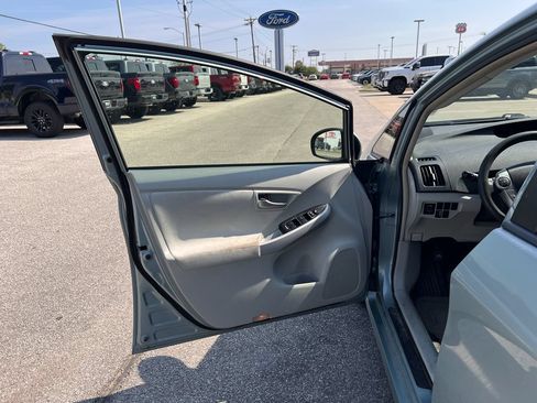 Used 2013 Toyota Prius Two FWD image 11