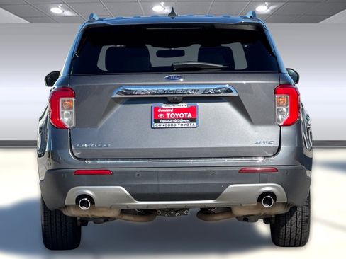 Used 2023 Ford Explorer Limited image 9