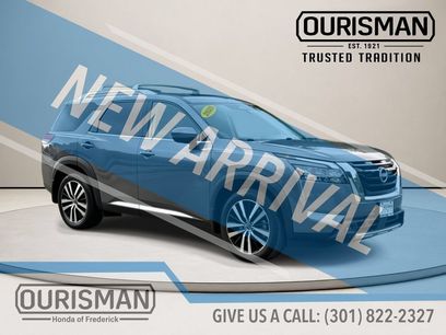 Used 2025 Nissan Pathfinder Platinum w/ Cargo Package