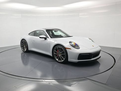 Used 2024 Porsche 911 Carrera 4S AWD/4WD image 32