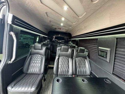 Used 2023 Mercedes-Benz Sprinter 3500 image 23