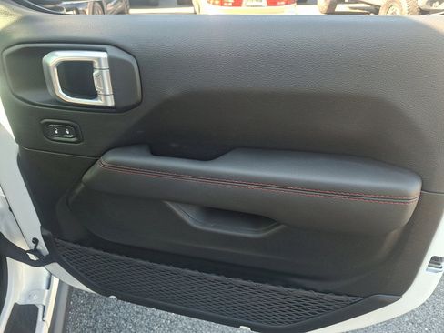 Used 2021 Jeep Wrangler Unlimited Rubicon image 10