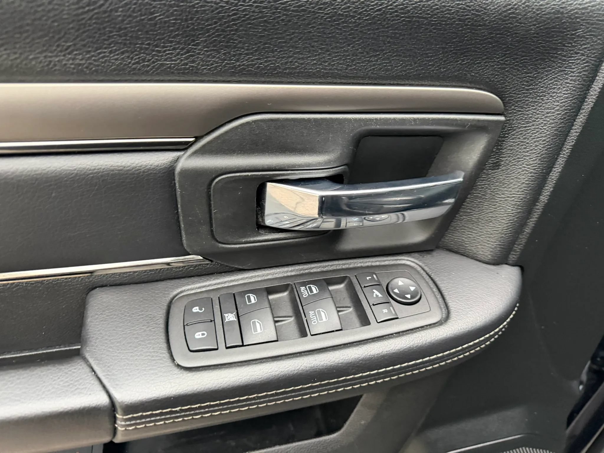 Used 2017 RAM 1500 Sport w/ Convenience Group AWD/4WD image 13