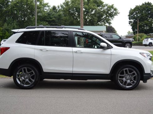 Used 2023 Honda Passport EX-L image 4