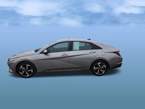 Certified 2023 Hyundai Elantra SEL w/ Convenience Package image 4